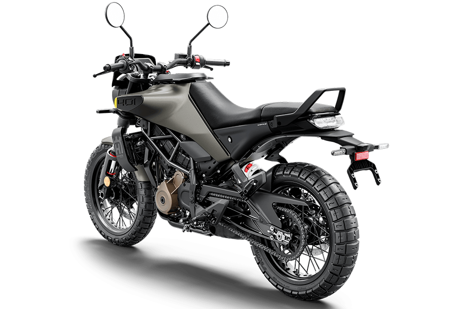 Svartpilen-401-MY24-left-back-themotonorth (1)